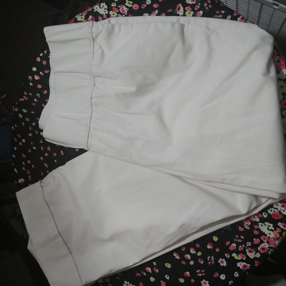 Gap maternity white stretch crop capri pants